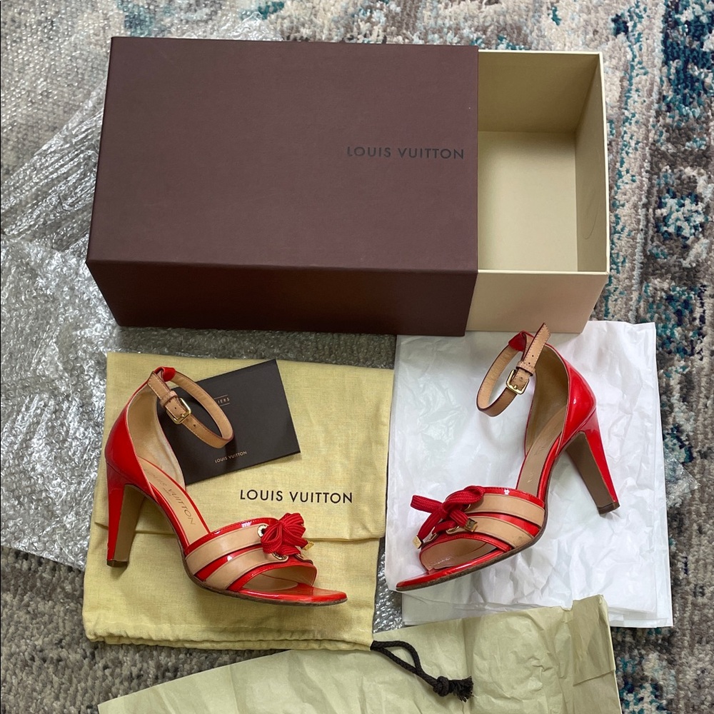 Louis Vuitton Red Patent Leather Heels with Bow gold LV original box & dust bag - Picture 5 of 17